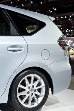 Toyota Prius V 2011 года